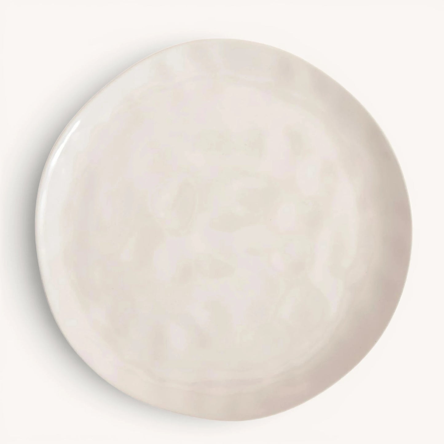 Cosmos dinerbord – handgevormd stoneware, organisch beige, ø26 cm