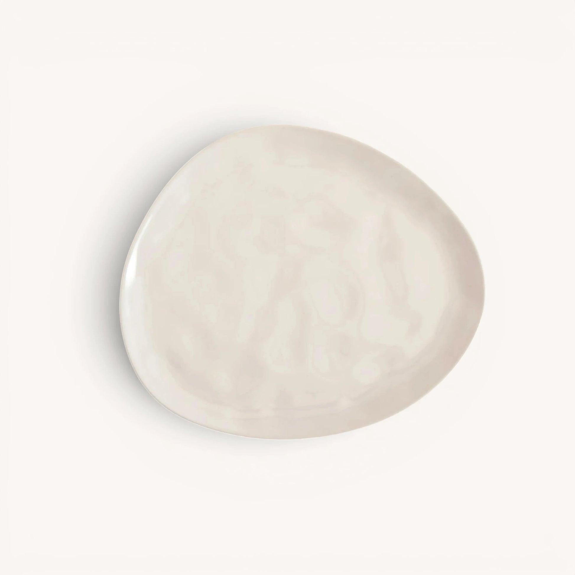 Cosmos ontbijtbord – handgevormd stoneware, organisch beige, 23×20 cm