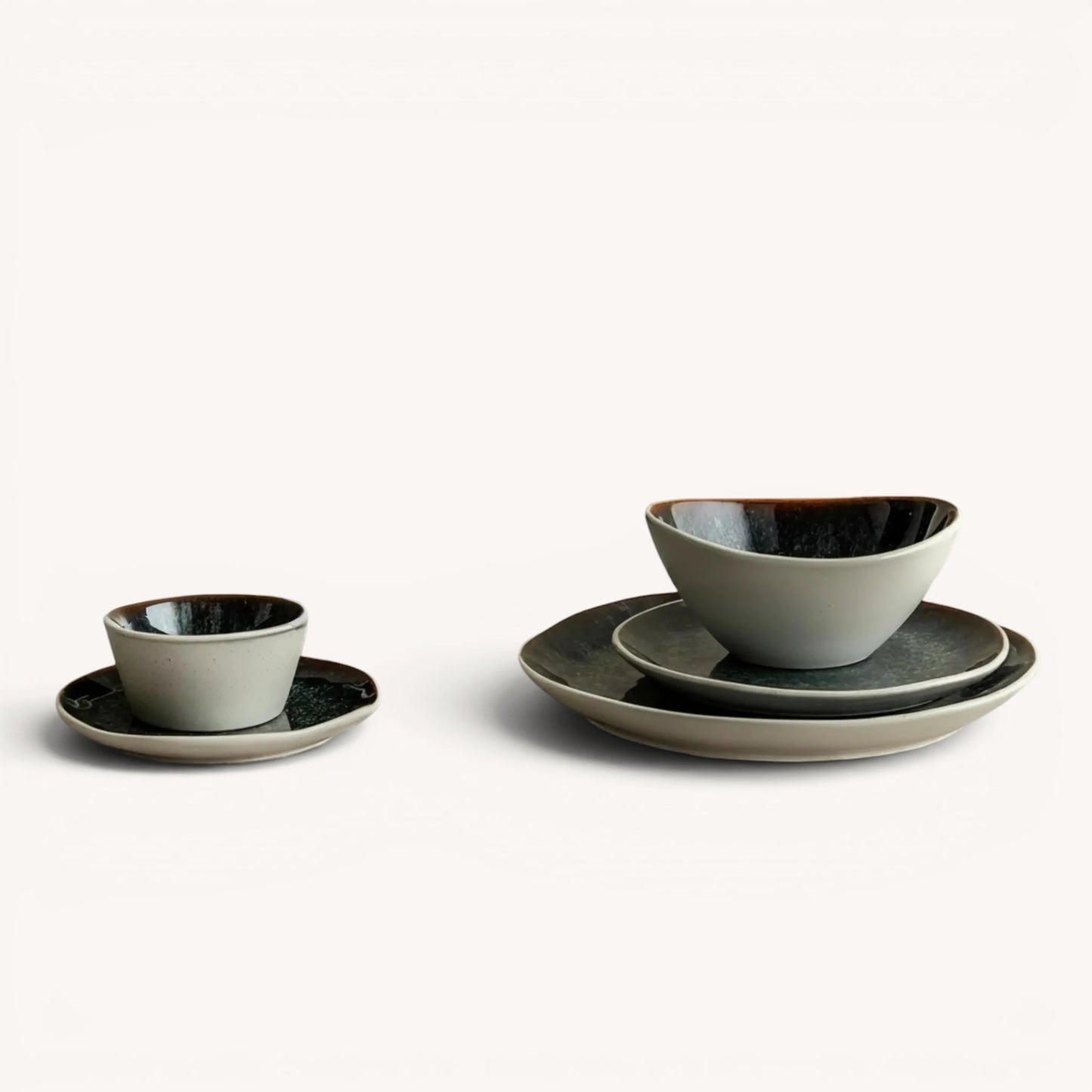 Elite serviesset – handbewerkt porselein, reactief glazuur – daily dining variant